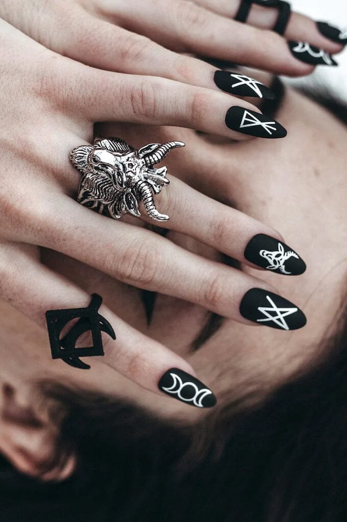 Bad Witch - Press On Nails Nails Rave Nailz