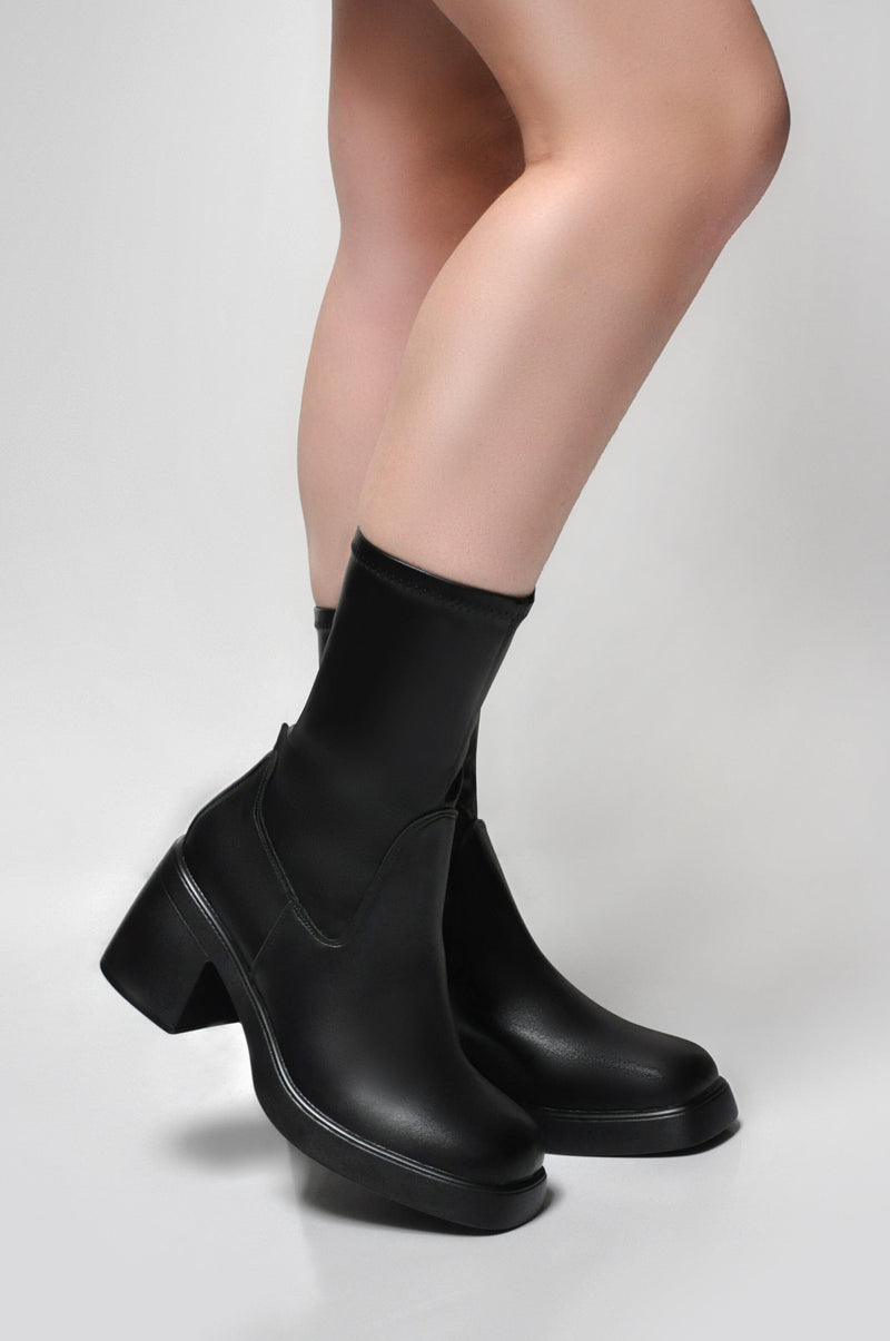 Jennifer Patent Boots - Noctex - No Doubt Shoes 2022, Faire, Vegan FOOTWEAR